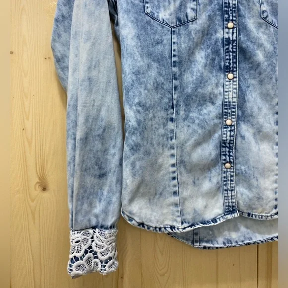 ❤️😍Panhandle Acid Wash Blue Tye Dye White Laced Collard Blue Jean Button Down - Picture 2 of 11